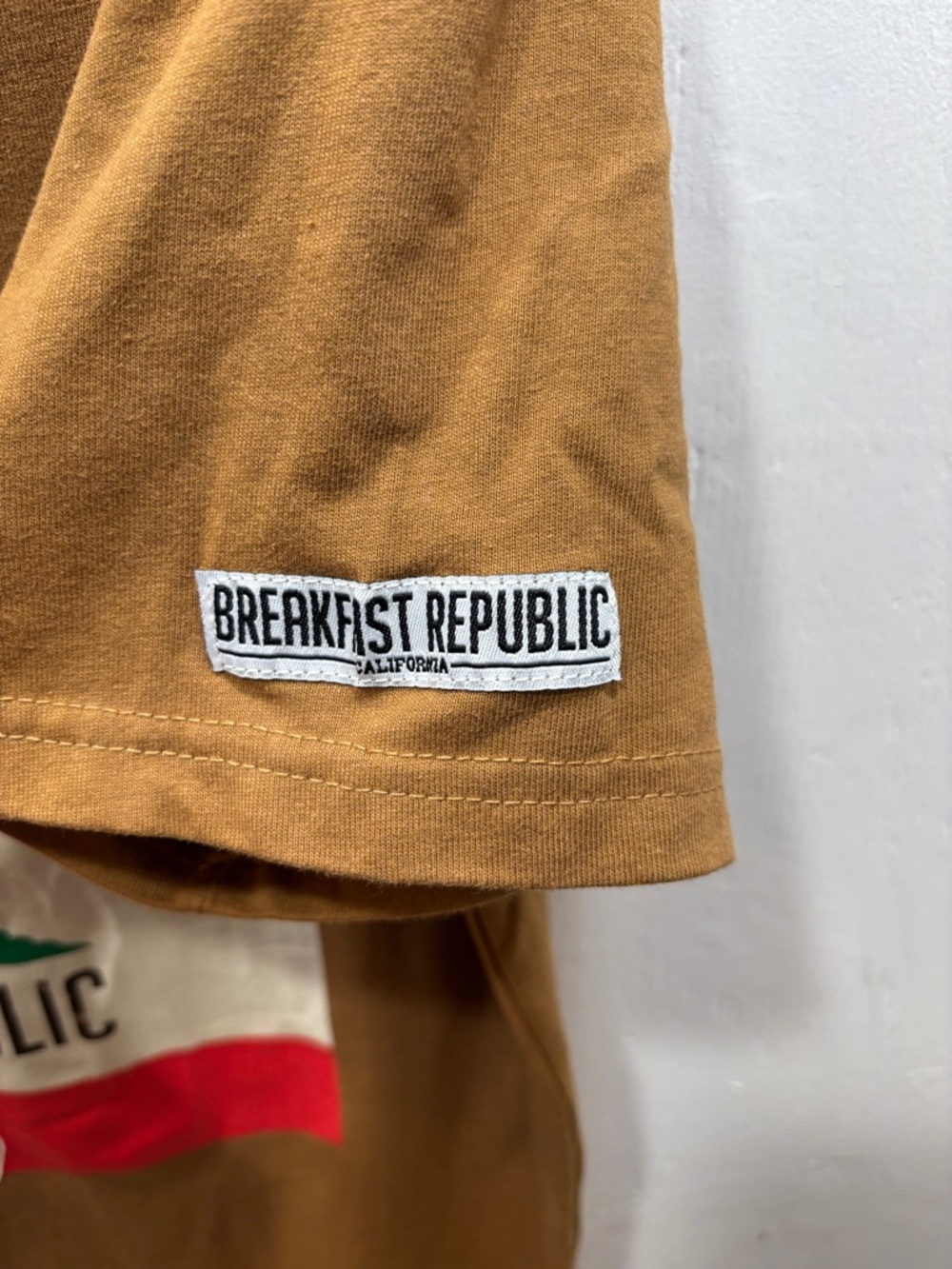 Breakfast Republic Southern California breakfast Graphic V-Neck T-Shirt SZ LRG - Picture 3 of 5